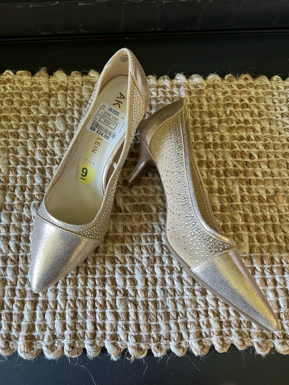 Anne Klein Champagne Pointed Toe Mid Heel Pumps with Rhinestones (iflex) size 9